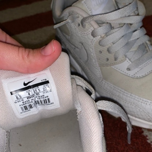 Nike Women’s Air Max 90 Premium - Picture 4 of 4